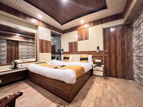 Hotel Victory At Mall Road Shimla Exterior photo